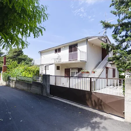 Apartamento And Milan Vodice