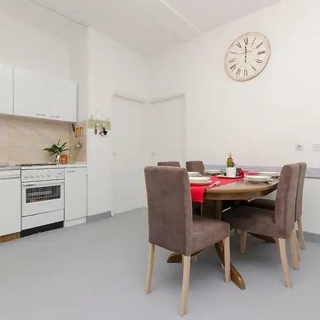 And Milan Apartamento Vodice